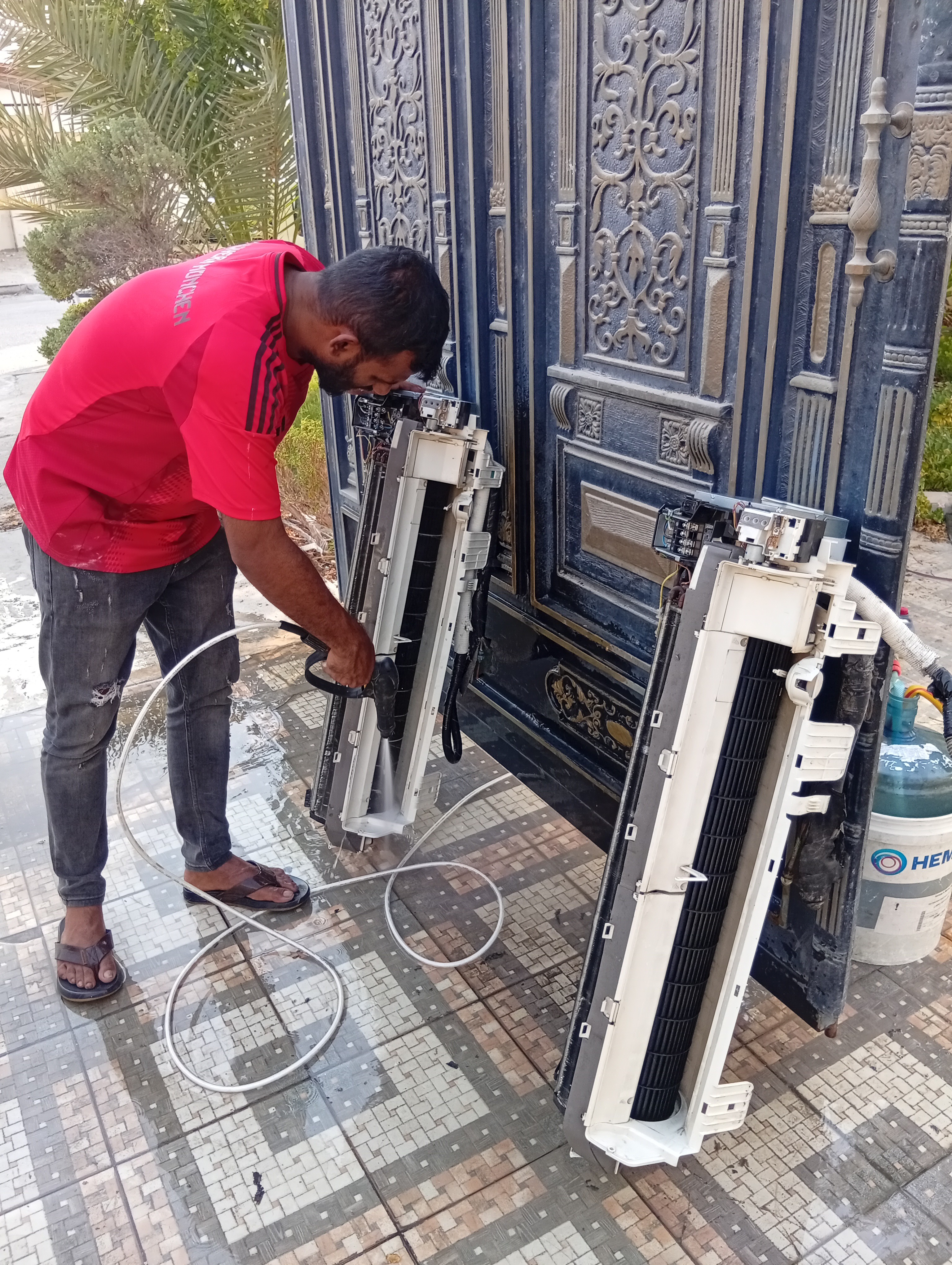 Emergency Ac call service 24 hours          we are buying used and damage ac - الأعمال السابقة 6